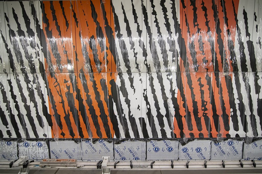 Malowanie ściany zatorowej w metrze